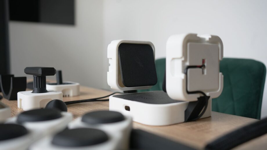 Modular PrintSwitch dual push switch with adjustable side-mounted tactile switches.